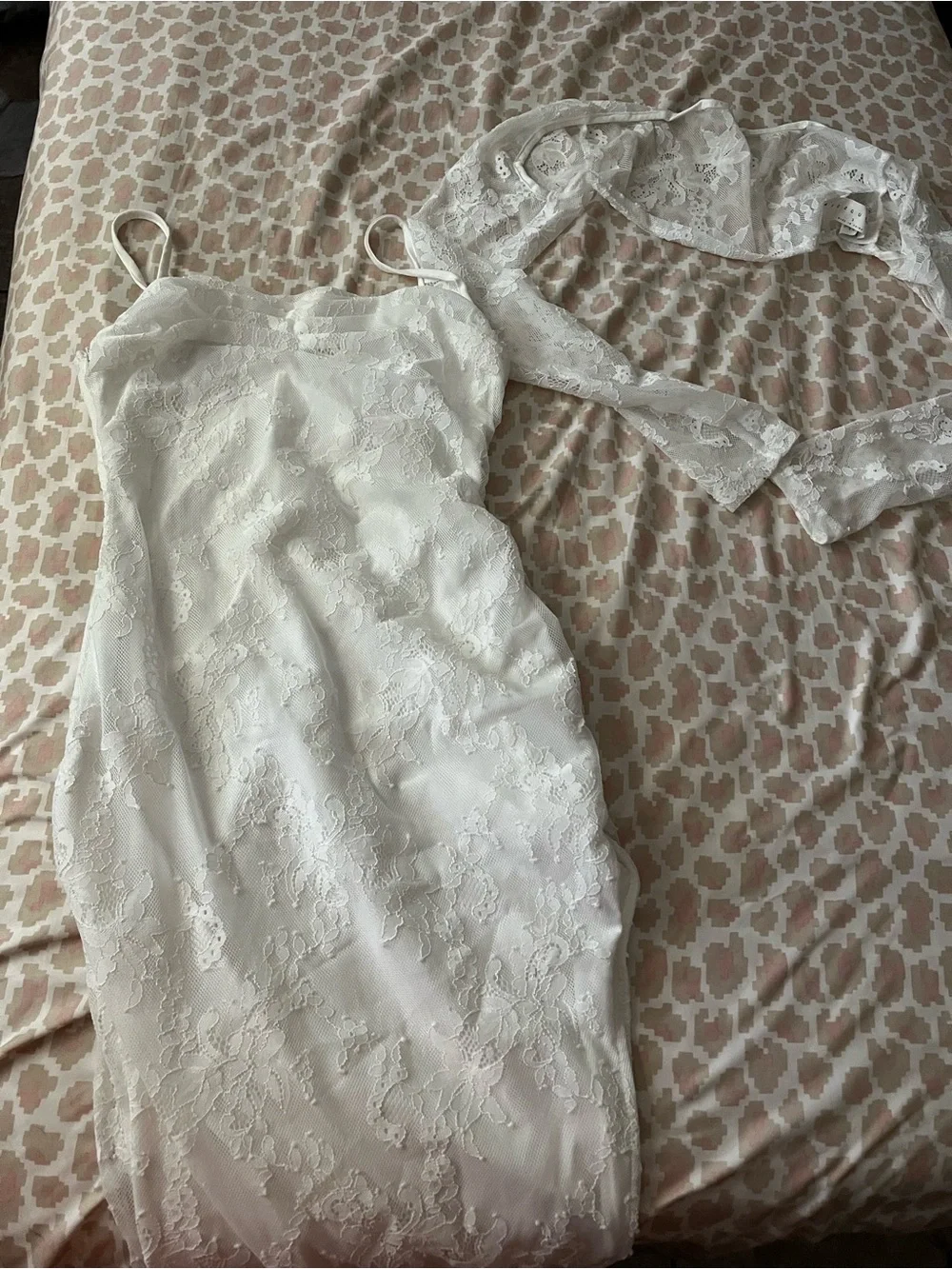 Missguided White Lace Asymmetric Maxi Dress - Picture 2 of 4